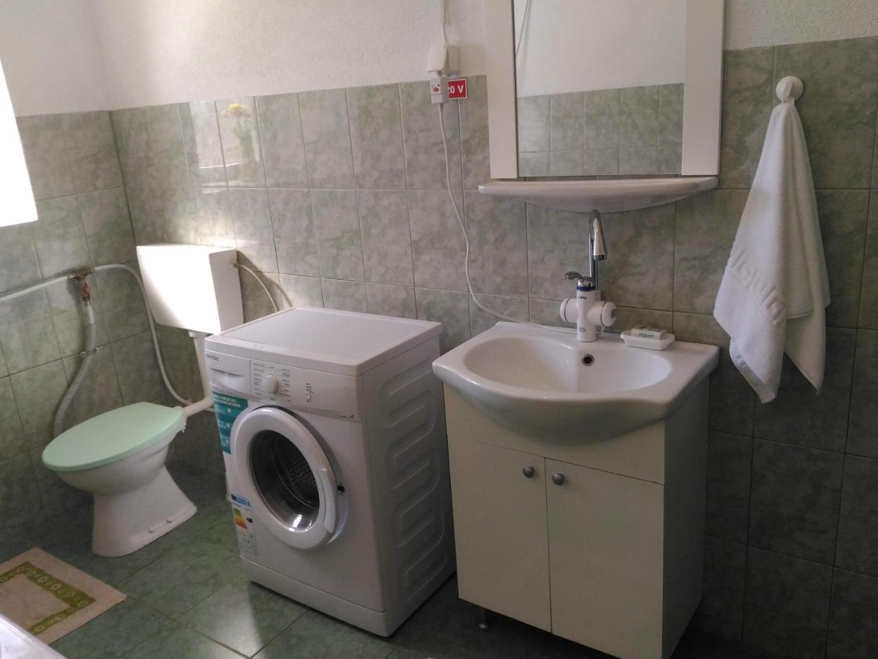 Edelweiss Guesthouse, Glamping And Camping Suhaia Екстериор снимка